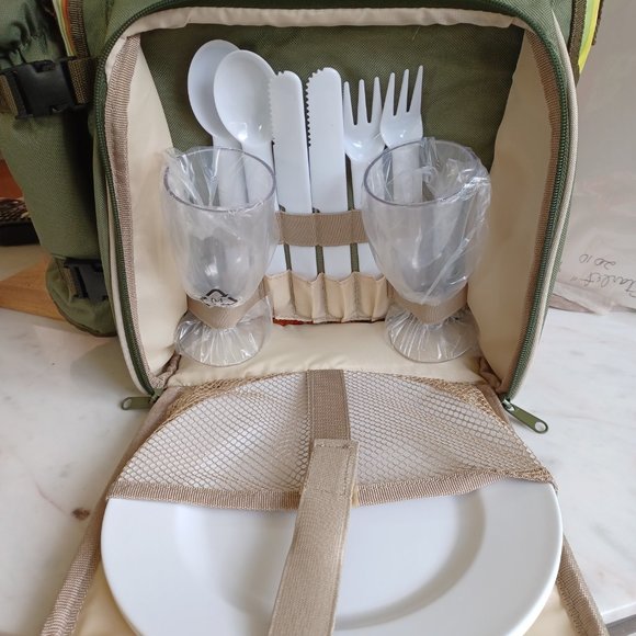 Picnic set insulated cooler Wine and serve ware set NWOT - Picture 7 of 11